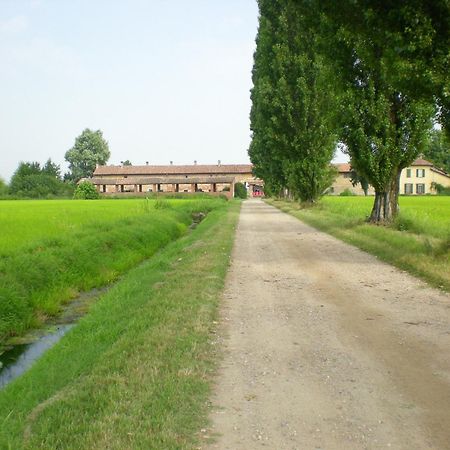 Agriturismo Cascina Mora Pavia Buitenkant foto