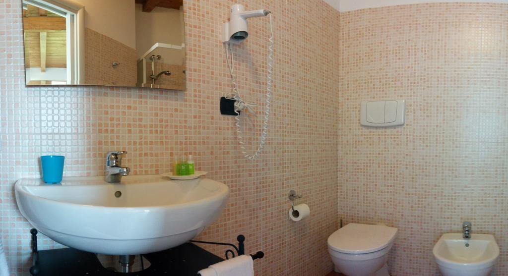 Agriturismo Cascina Mora Pavia Kamer foto