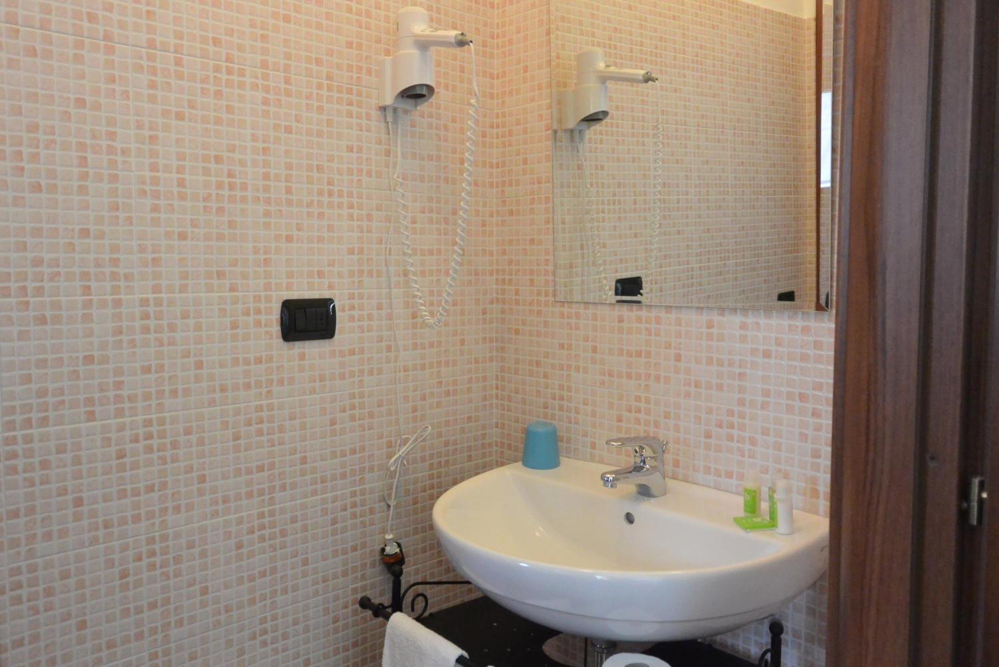 Agriturismo Cascina Mora Pavia Kamer foto