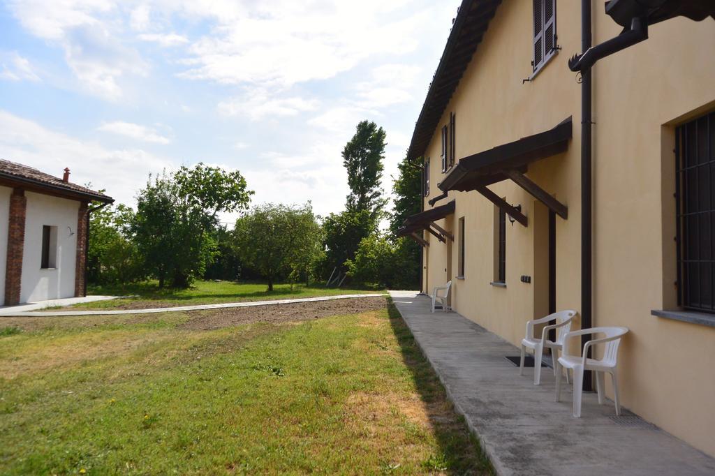 Agriturismo Cascina Mora Pavia Buitenkant foto