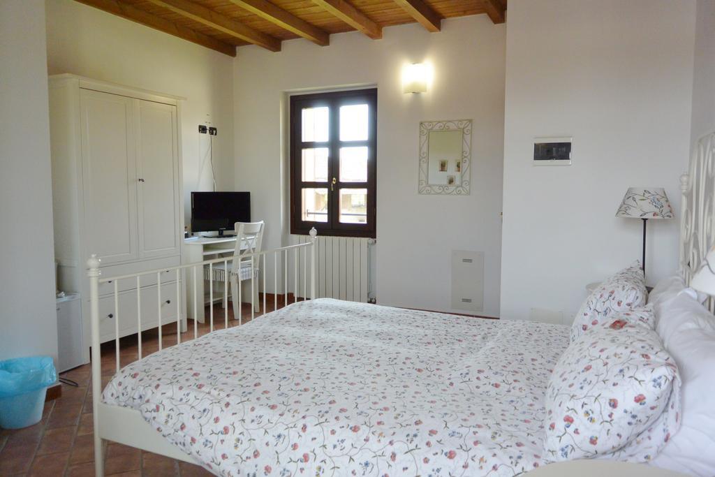 Agriturismo Cascina Mora Pavia Buitenkant foto