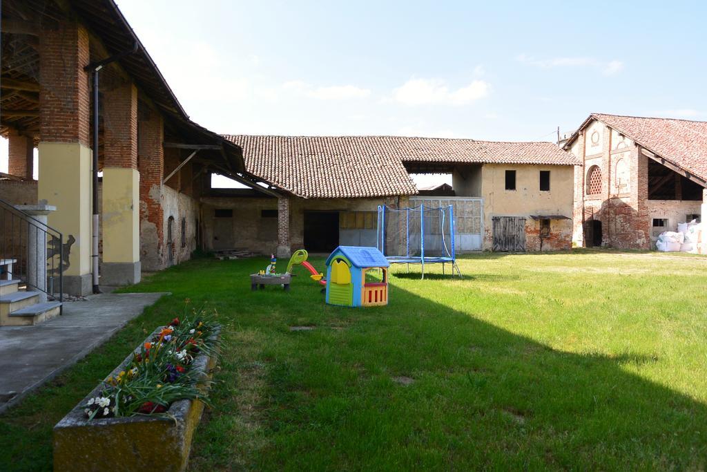 Agriturismo Cascina Mora Pavia Buitenkant foto